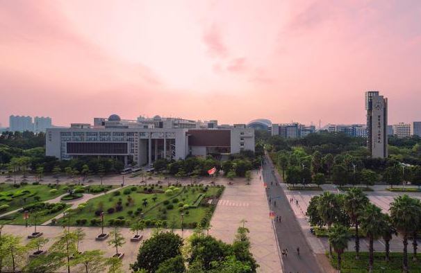 广州大学的校园风景