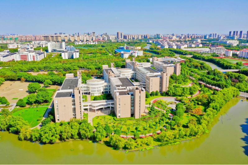 上海工程技术大学校园美景